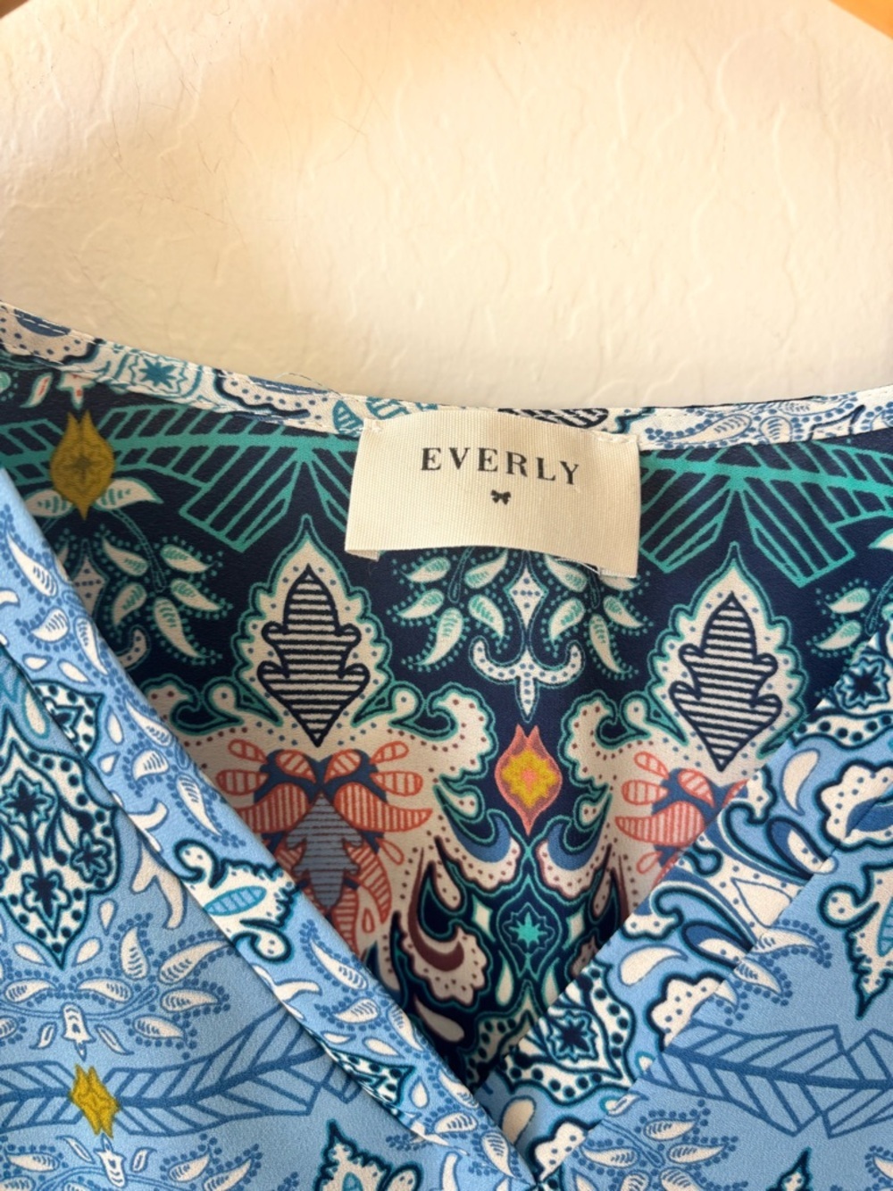 Everly Blue Paisley V-Neck Smock Waist Mini Dress - Picture 6 of 15